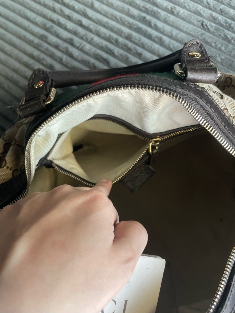 Gucci Beige Monogram Boston Bag with Green and Red Web Stripe - Picture 6 of 7